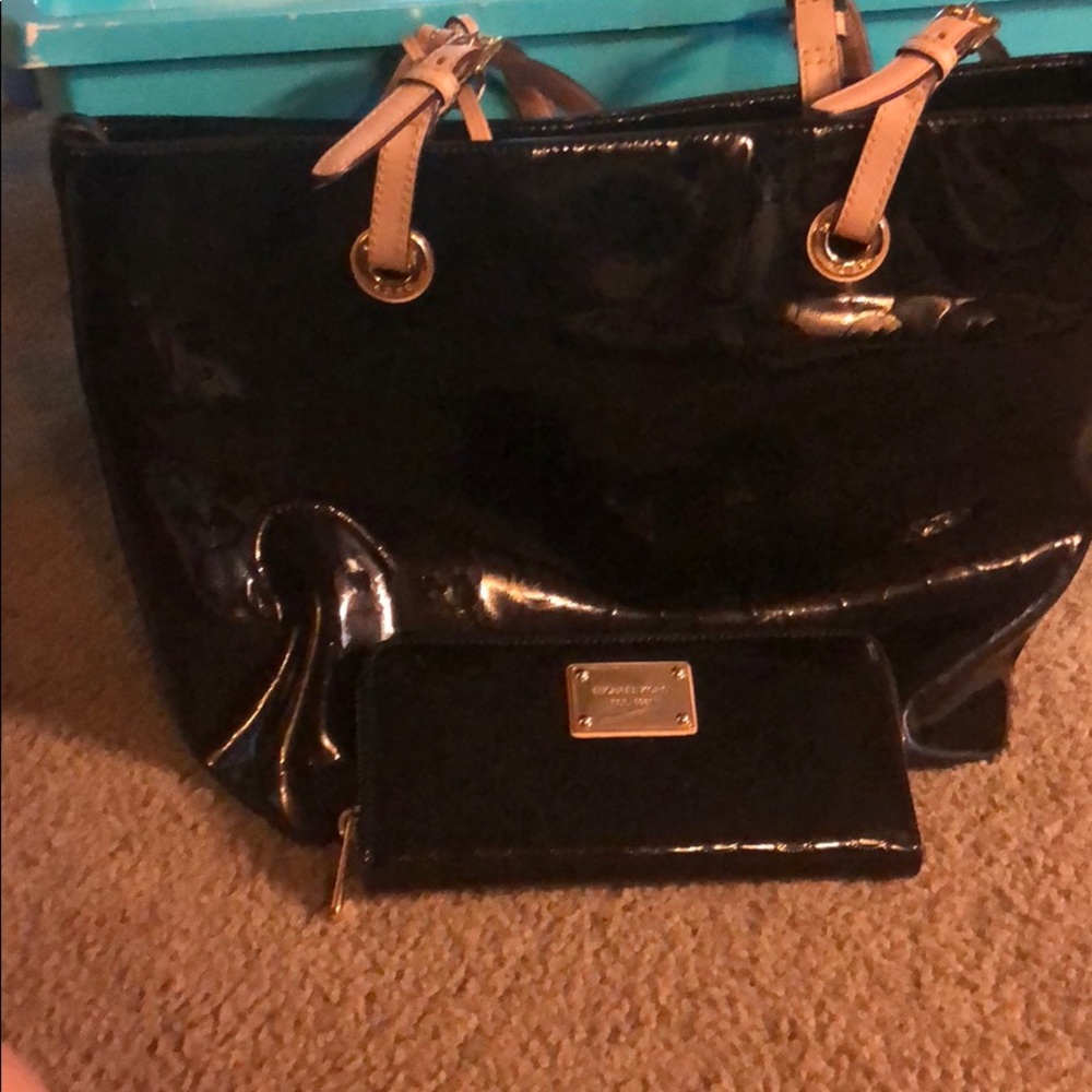 Black Michael Kors Purse and Wallet